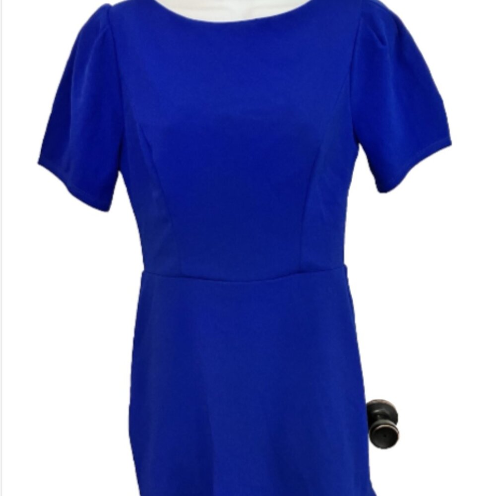 B. Darlin Size 9/10 Junior Knee Length flounce puff Short Sleve round neck Dress